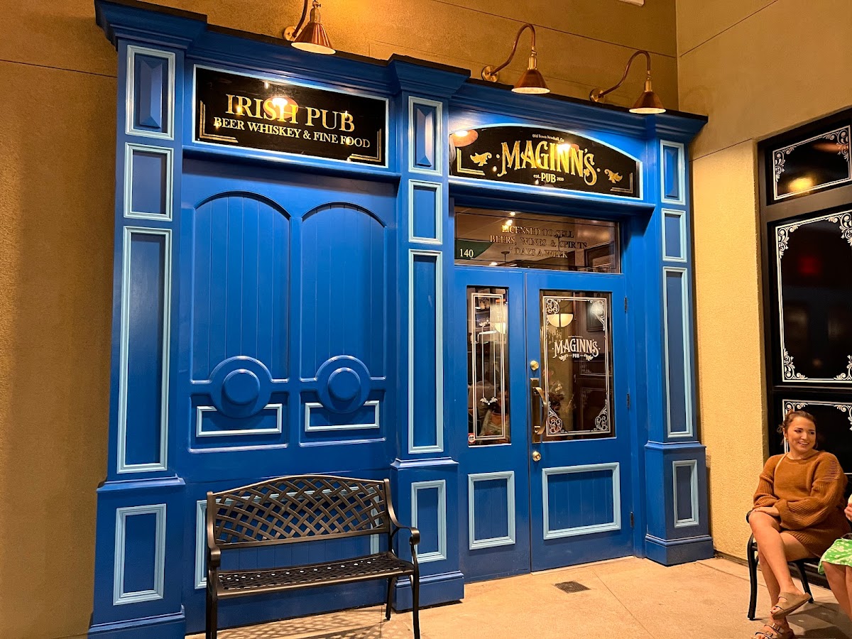 Maginn’s Irish Pub